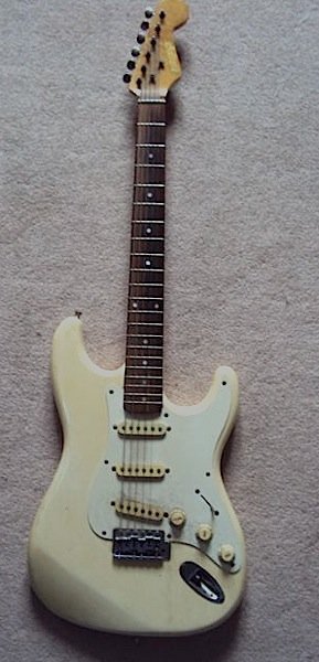 Duran Duran an Owned and Played Guitar: A cream stratocaster-copy guitar owned and played by Duran Duran, likely to have been owned by Andy Taylor during the 1980's. This guitar was acquired at a mid-nineties auction at Bonhams in London as