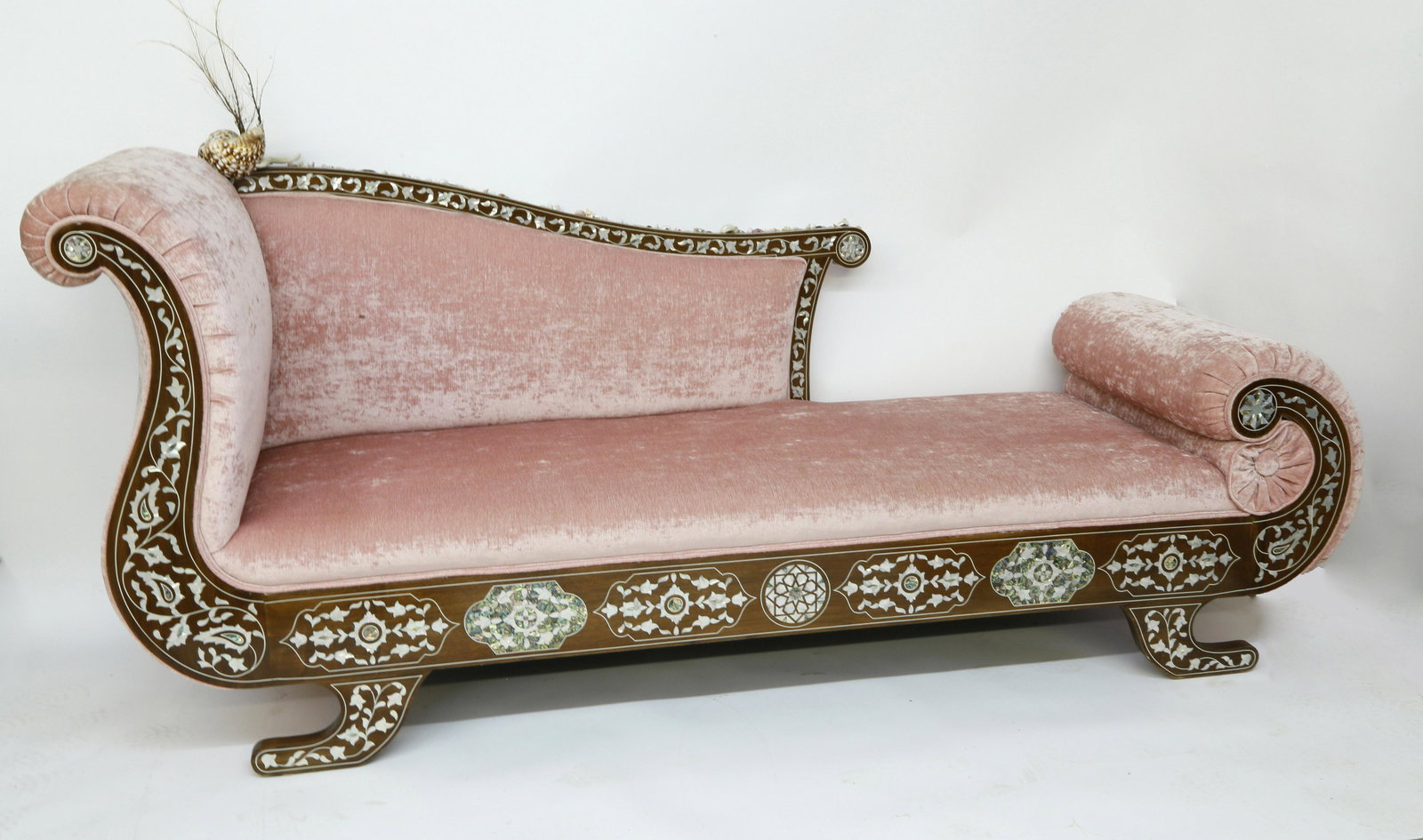 Seashell Encrusted Chaise Lounge (1 of 8)