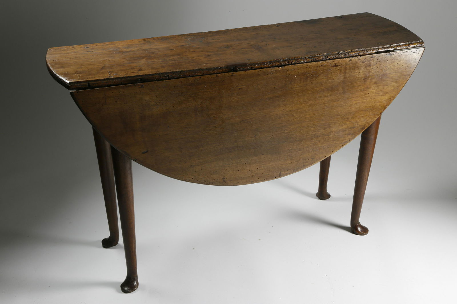 Queen Anne Walnut Drop Leaf Table, circa 1760 (1 of 5)
