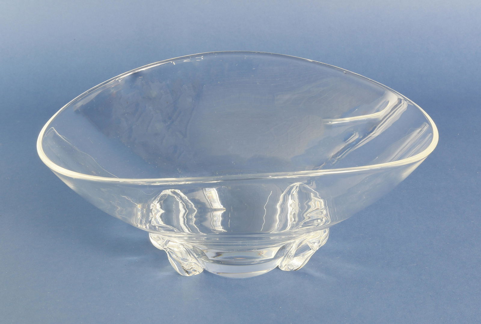 Signed Steuben Clear Crystal Centerpiece Bowl (1 of 4)
