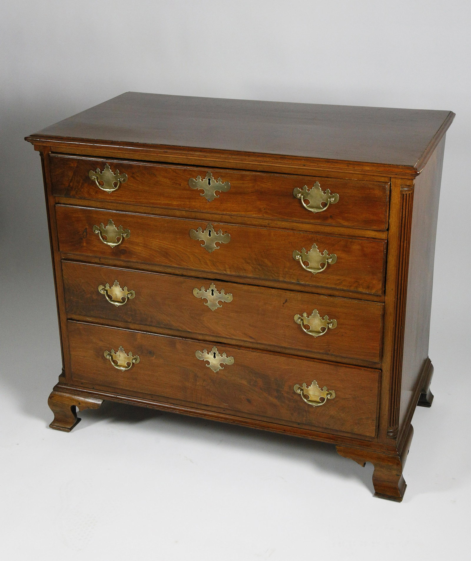 Pennsylvania Four Drawer Walnut Chest of Drawers, early (1 of 4)