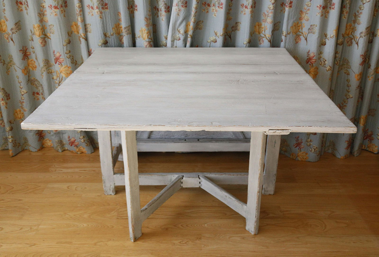 Vintage White Washed Oak Drop Leaf Dining Table (1 of 7)