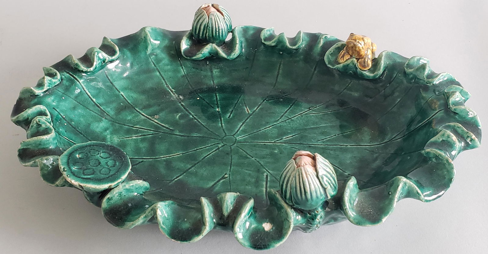 Chinese Green Glazed Ceramic Frog and Lily Pad Dish (1 of 7)