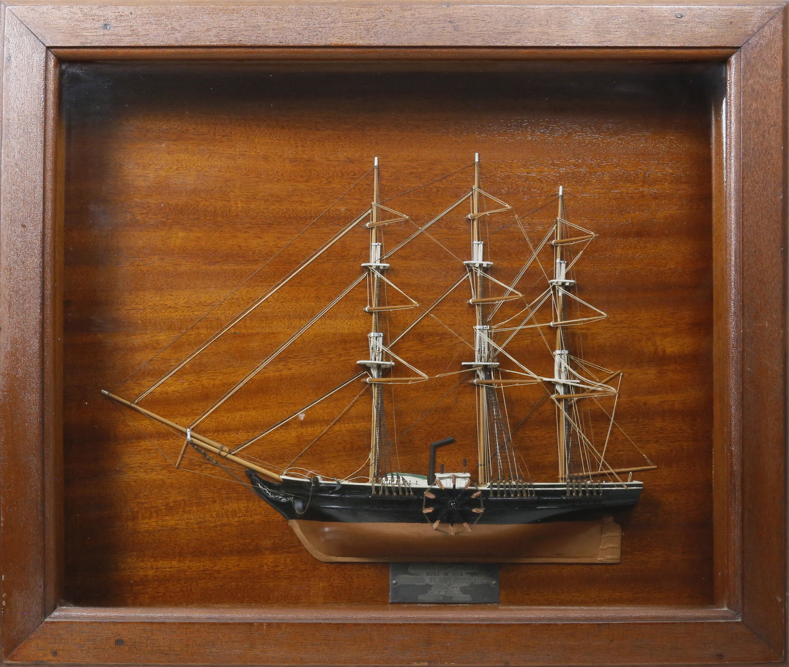 Cased Half Hull Model of the Steam Sail Auxiliary Ship: Cased Half Hull Model of the Steam Sail Auxiliary Ship "Savannah", 20th Century, the Savannah was built in 1818 and commanded by Captain Moses Rogers. The Savannah became the first steamboat to c