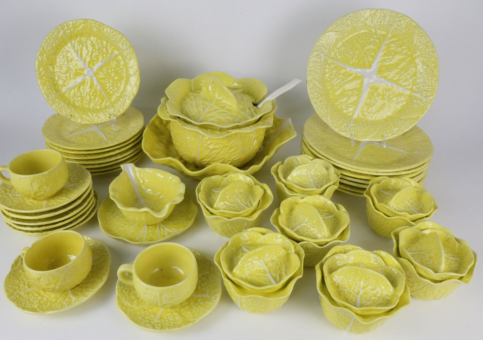 Yellow Cabbage Pattern Portuguese Dinner Service (1 of 6)