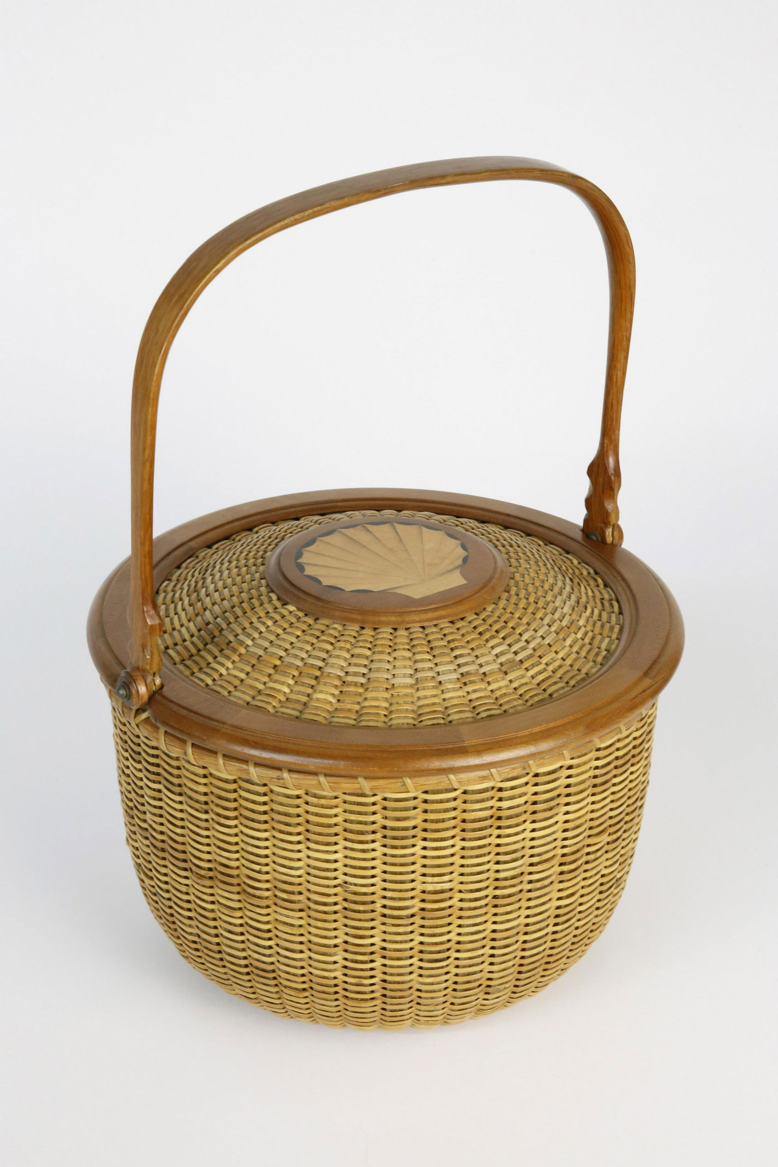Harry Hilbert Round Nantucket Swing Handle Basket (1 of 7)