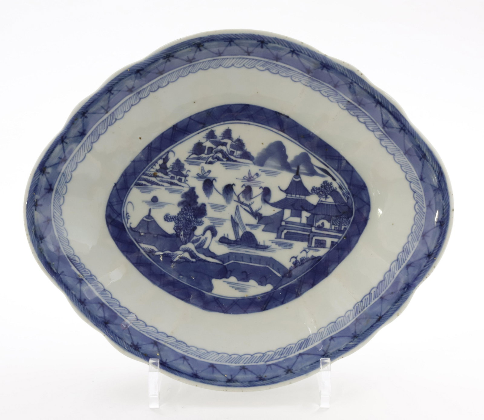 Canton Diamond Shaped Open Vegetable Bowl, 19th Century (1 of 5)