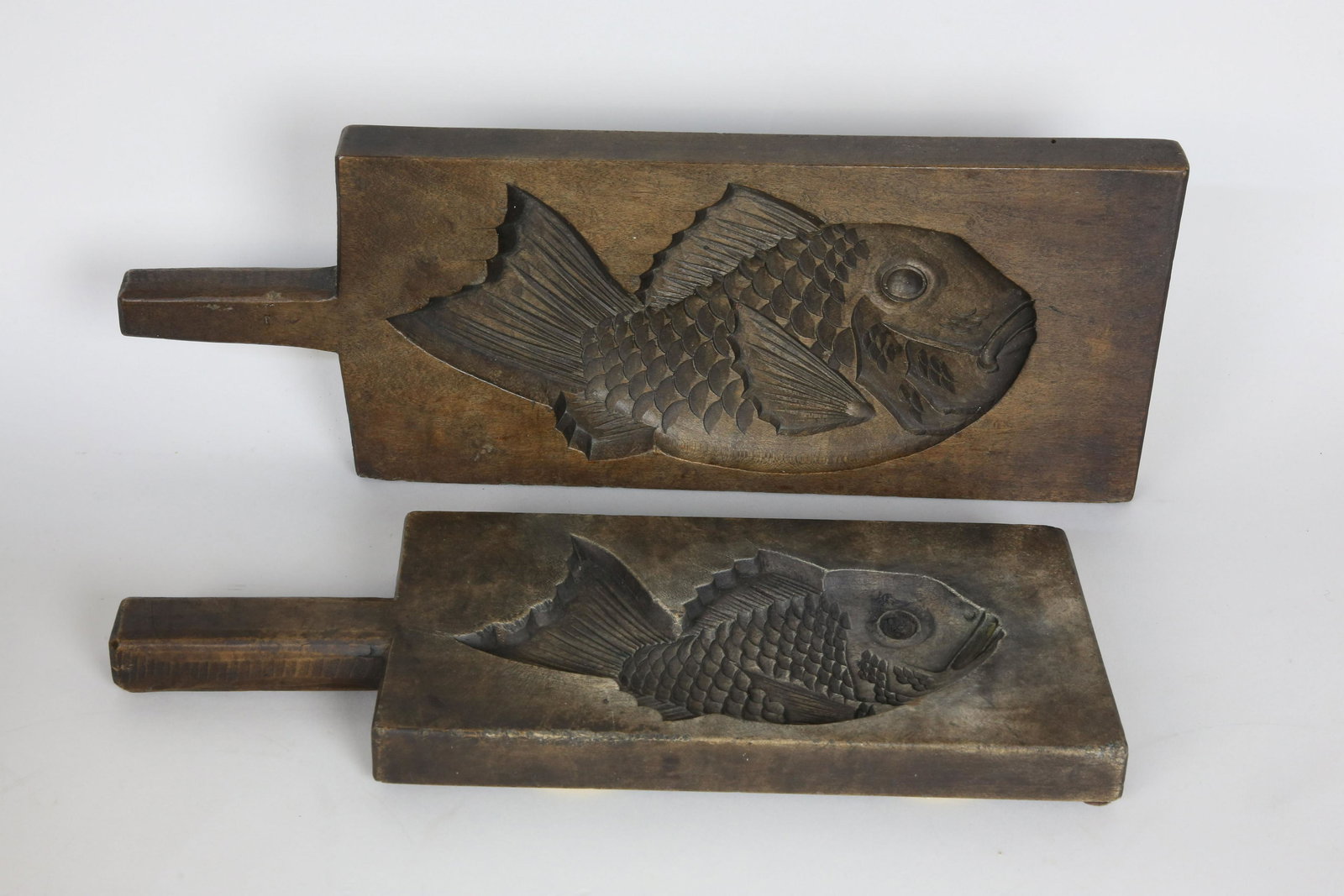 Two Japanese Carved Wood Fish Food Molds (1 of 4)