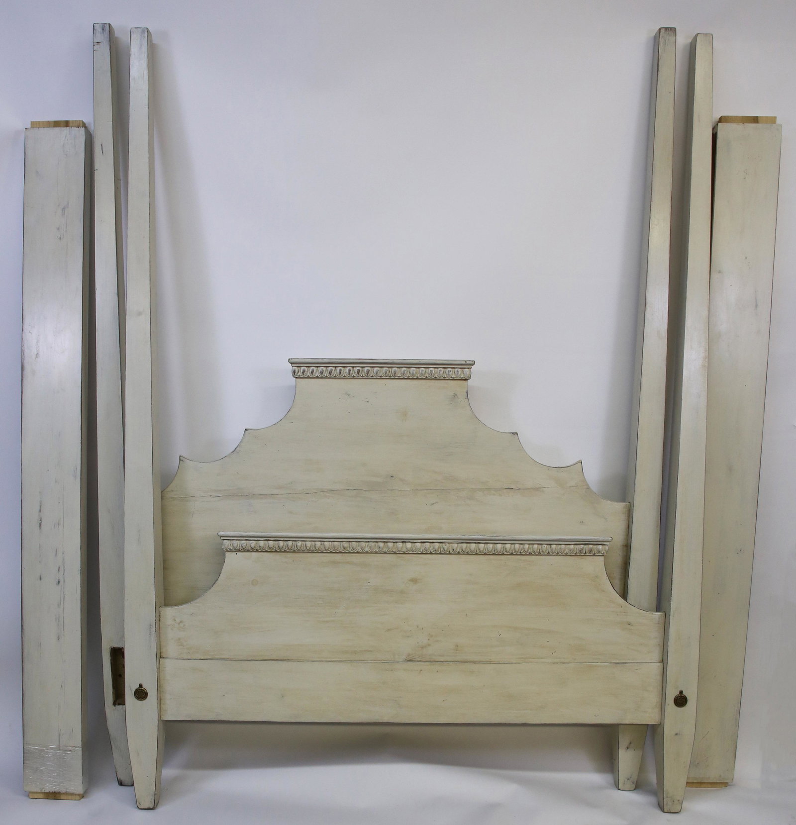 Swedish Gustavian Lime Washed Four Poster Queen Bed: Swedish Gustavian Lime Washed Four Poster Queen Bed Height 86.5 in. Width 68 in.