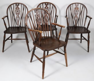 Four English Elm Bow-Back Windsor Chairs, 19th Century