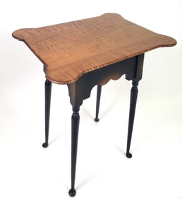 Vintage Queen Anne Style Tiger Maple Porringer Top Tavern Table