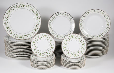 Set of Wallace "Holiday Vine" Pattern Porcelain Dinner Service