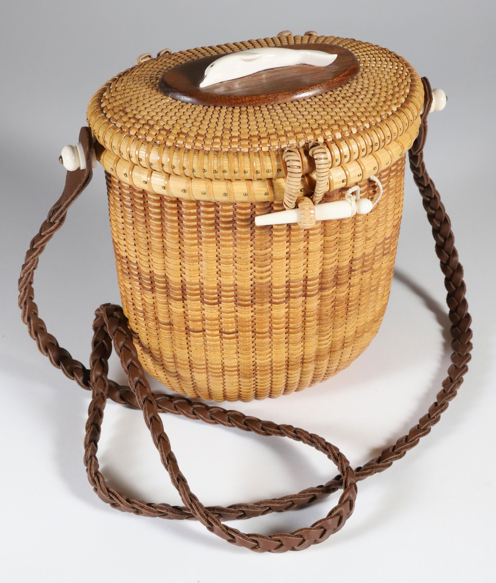 Larry Brewster Oval Nantucket Shoulder Strap Friendship Basket (1 of 7)
