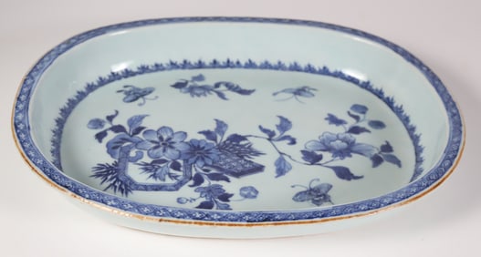 Chinese Export Blue and White Floral Decorated Oval Pie Platter, 19th Century