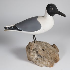 H.V. Shourds Carved and Painted Gull Sculpture, circa 1971