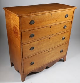American Federal Tiger Maple Chest of Four Graduated Drawers, circa 1800-1820