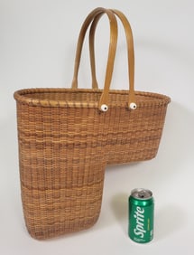 Vintage Step-Down Nantucket Basket, late 20th century