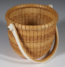 Lisa Genthner Round Open Swing Handle Nantucket Basket, circa 2013