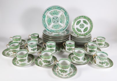 Japanese Green Fitzhugh Style Dinner Service for Twelve
