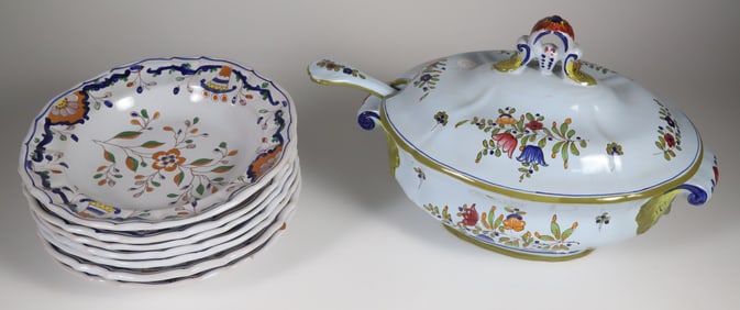 Italian Ceramic Covered Soup Tureen With Ladle and Seven Soup Bowls