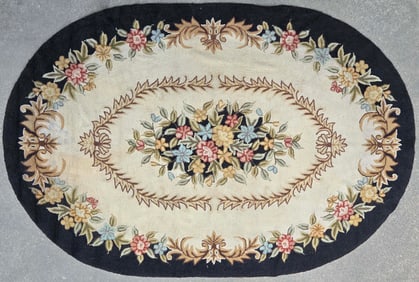 Vintage / Antique Oval Floral Pattern Hooked Rug