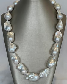 20mm x 30mm White Fresh Water Baroque Pearl Necklace