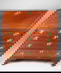 American Chippendale Flame Birch and Mahogany Slant Front Desk, 18th Century: American Chippendale Flame Birch and Mahogany Slant Front Desk, 18th Century, the slant lid opens over lopers to reveal numerous cubby holes and drawers, over four graduated drawers, on bracket feet H