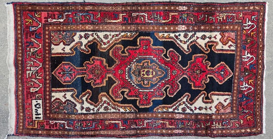 Hand Knotted Middle Eastern Oriental Scatter Rug