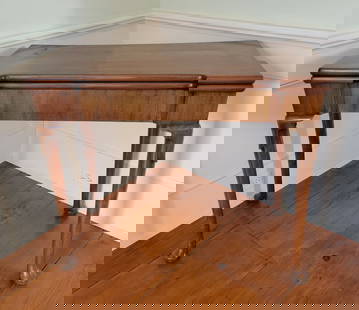 Queen Anne Mahogany Gateleg Games Table, 18th Century: Queen Anne Mahogany Gateleg Games Table, 18th Century, the shaped top flips open to reveal playing surface lined in black felt with exposed custom wood surface with inserts for cards and chips or coin