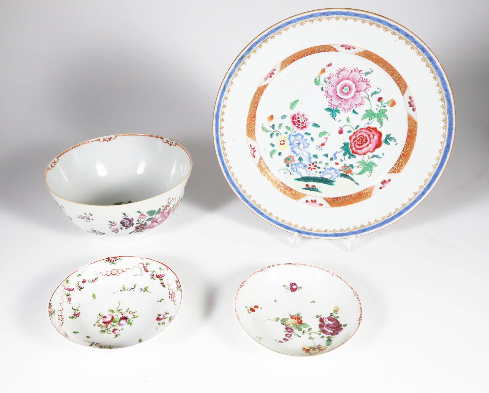 Group of Four Chinese Export Porcelain Famille Rose Items, all 18th Century