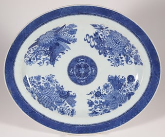 Chinese Blue and White Fitzhugh Porcelain Platter, circa 1790-1810