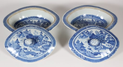 Pair of Canton Diamond Shaped Covered Vegetable Dishes, 19th Century