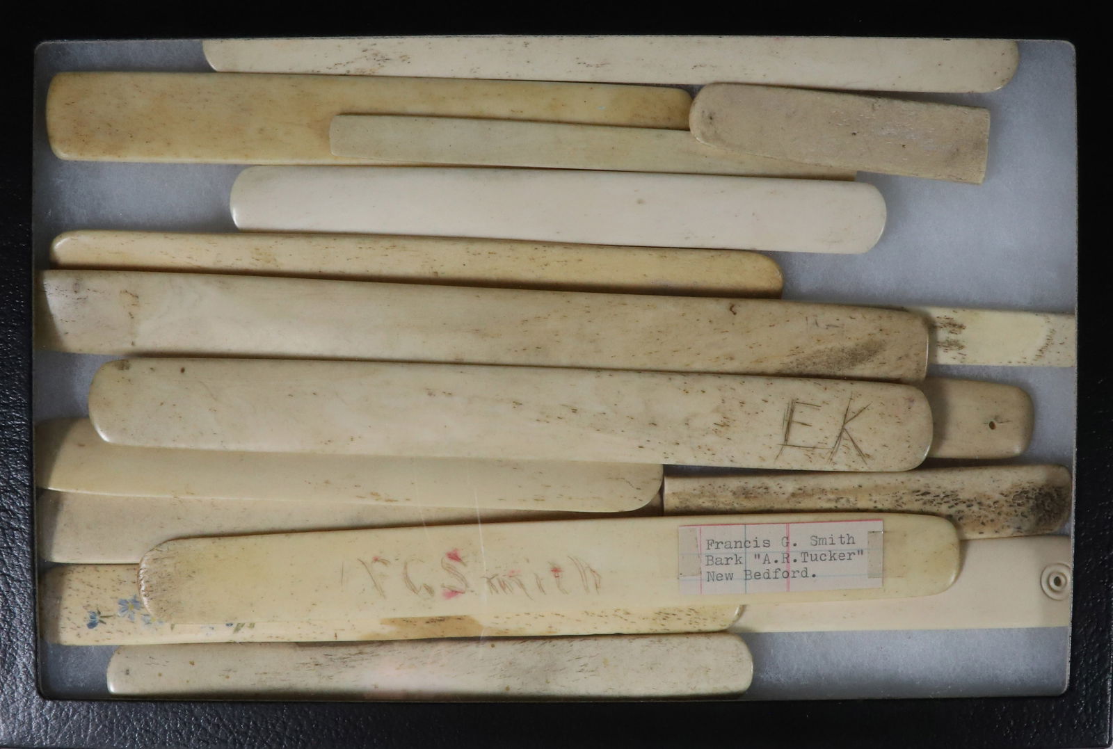 Seventeen Polished Whalebone Page Turners, Corset Staves or Tongue Depressors, 19th Century (1 of 2)