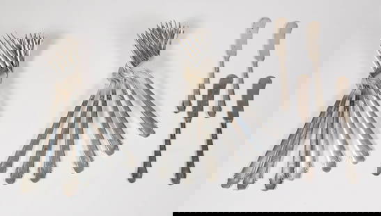 Gorham Sterling Silver Hunt Club Pattern Flatware: Gorham Sterling Silver Hunt Club Pattern Flatware, 16 pieces, comprising; 8 dinner forks 4 luncheon forks 4 butter spreaders 29.5 troy ounces