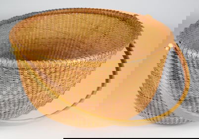 Jean M. Valerio Woven Swing Handle Round Open Nantucket Basket, circa 1998
