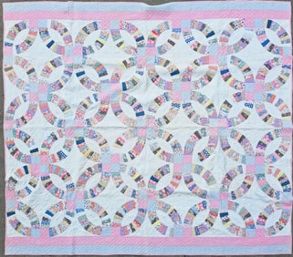 Vintage Double Wedding Ring Patchwork Quilt, circa 1930s