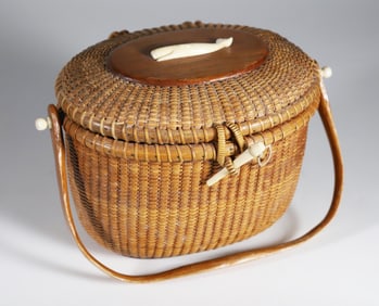 Jose Formoso Reyes Nantucket Friendship Basket with Carved Whale on Lid
