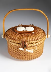 Maitino Nantucket Friendship Basket with Twin Carved Scallop Shells
