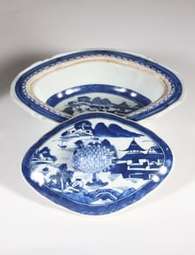 Canton Diminutive Covered Vegetable Dish, 19th Century