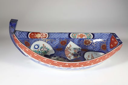 Imari Porcelain Boat with Four Interior Cameos including a Western Falconer, 19th Century