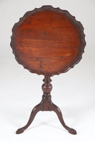 Chippendale Mahogany Pie Crust Tilt Top Tea Table, 19th Century