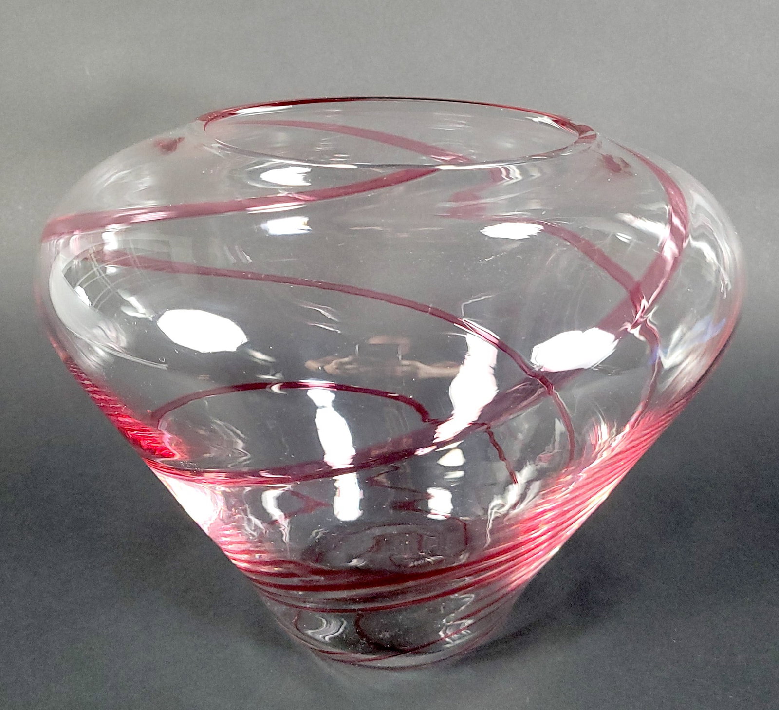 Large Vintage Cenedese Italian Murano Swirl Glass Vase: Large Vintage Cenedese Italian Murano Swirl Glass Vase, blown clear glass with red swirling lines, etched Cenedese signature on bottom. Height 11 in. Diameter 13 in.