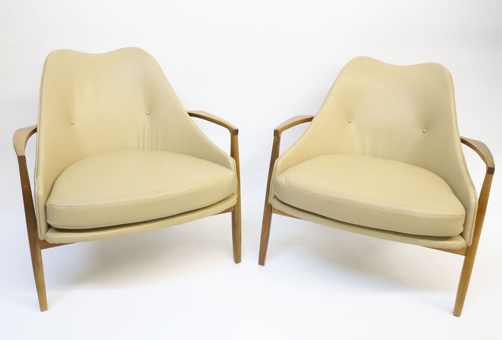 Pair of Mid Century Teak Audo Copenhagen Elizabeth STYLE Lounge Chairs: Pair of Mid Century Teak Audo Copenhagen Elizabeth STYLE Lounge Chairs, the originals were designed by Ib Kofod-Larsen in 1956, originally known as the U-56 chair Height 27.5 in. Width 28 in. Depth 25