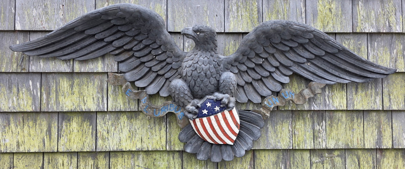 Vintage Heroic Metal Spread Winged Federal Eagle Wall Plaque Sculpture, 20th century: Vintage Heroic Metal Spread Winged Federal Eagle Wall Plaque Sculpture, 20th century 13 in. X 45 in.