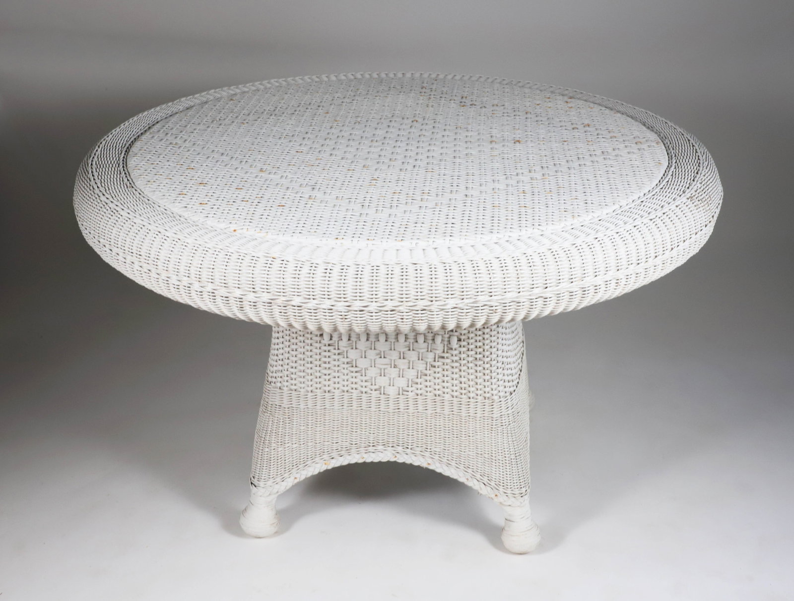 Vintage White Wicker Round Dining Table: Vintage White Wicker Round Dining Table Height 30 in. Diameter 46 in.