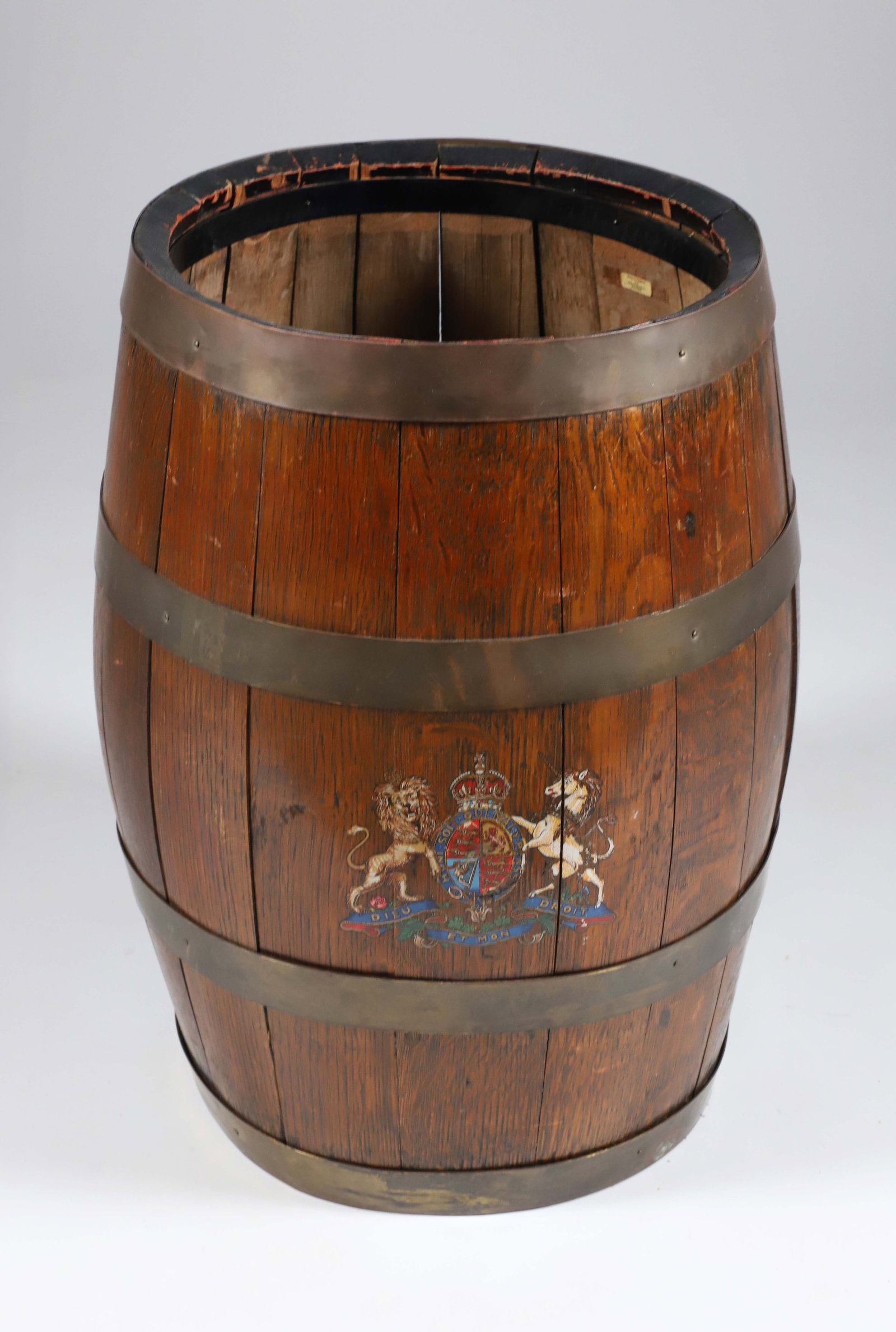 English Brass Strapped Wood Barrel, 19th Century: English Brass Strapped Wood Barrel, 19th Century, decorated with a coat-of-arms Height 22 in. Diameter 14 in. Provenance: The John M. Deciccio Collection, Nantucket Island, Massachusetts