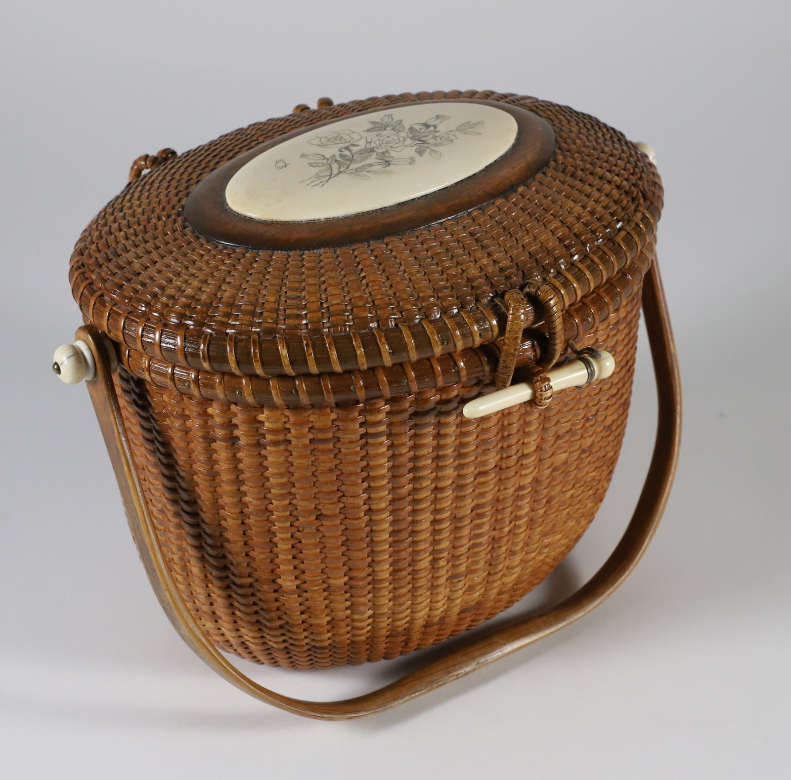 Susan Chase Nantucket Friendship Basket with Scrimshaw Roses on the Lid (1 of 6)