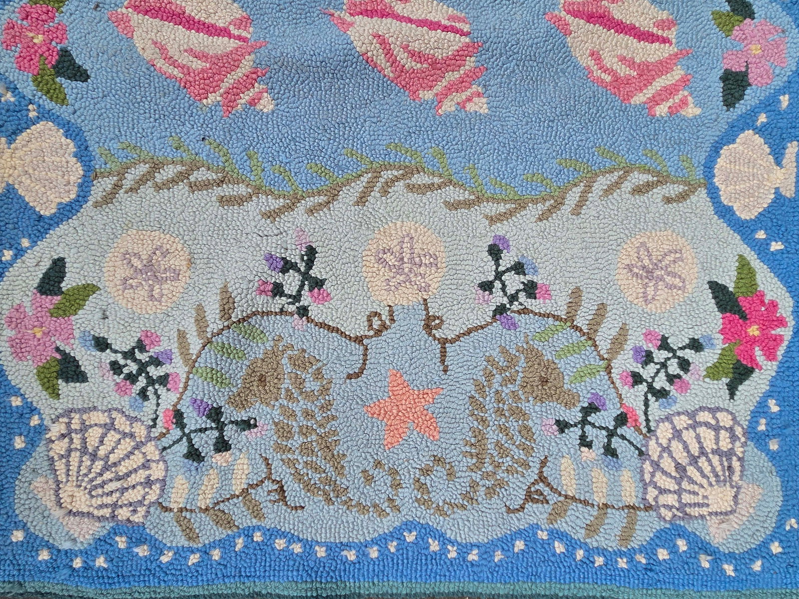 Claire Murray Shell Pattern Hooked Rug - 2