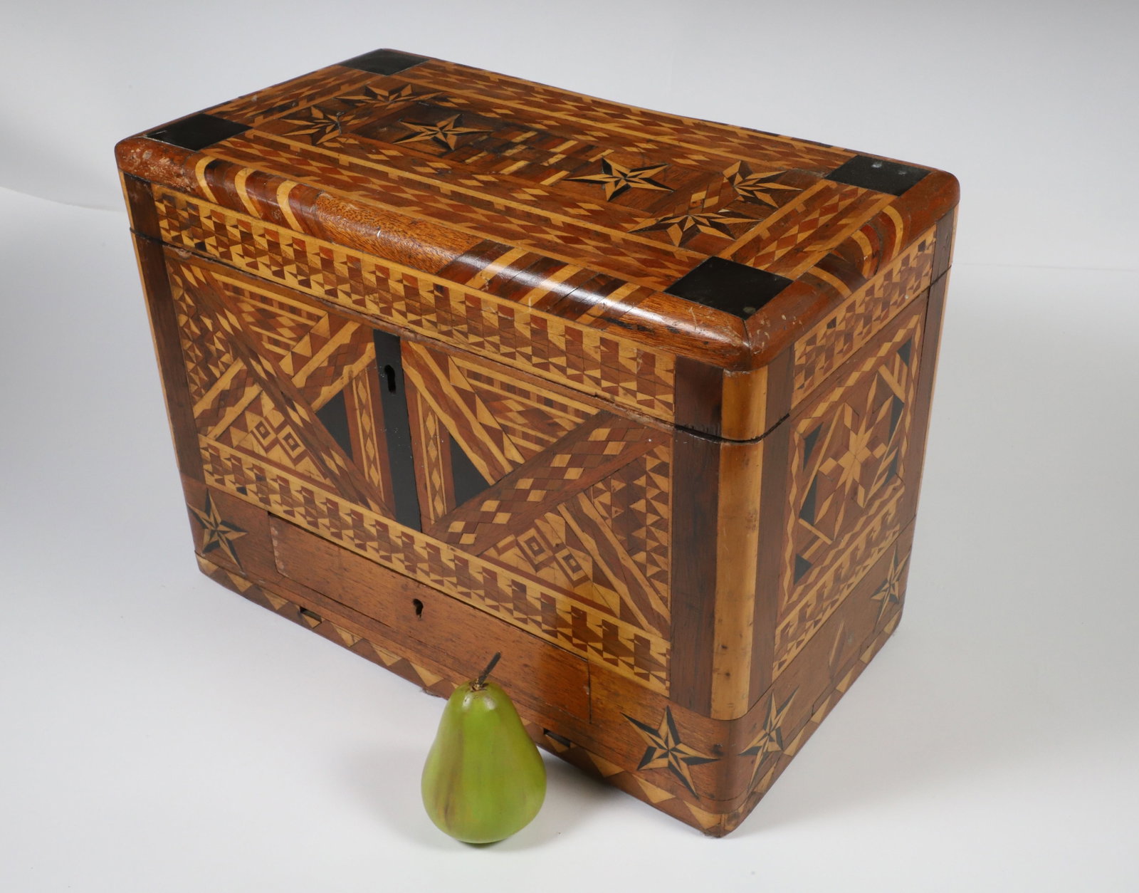 Large American Inlaid Jewelry Dressing Box, circa 1900: Large American Inlaid Jewelry Dressing Box circa 1900, with hinged top, removal interior tray, drawer, and 2 keys. Height 12 in. Width 16 in. Depth 9 in.