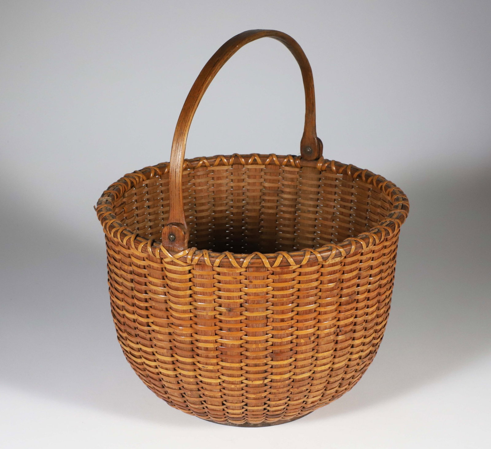 Round Open Swing Handle Nantucket Basket, late 19th Century (1 of 5)